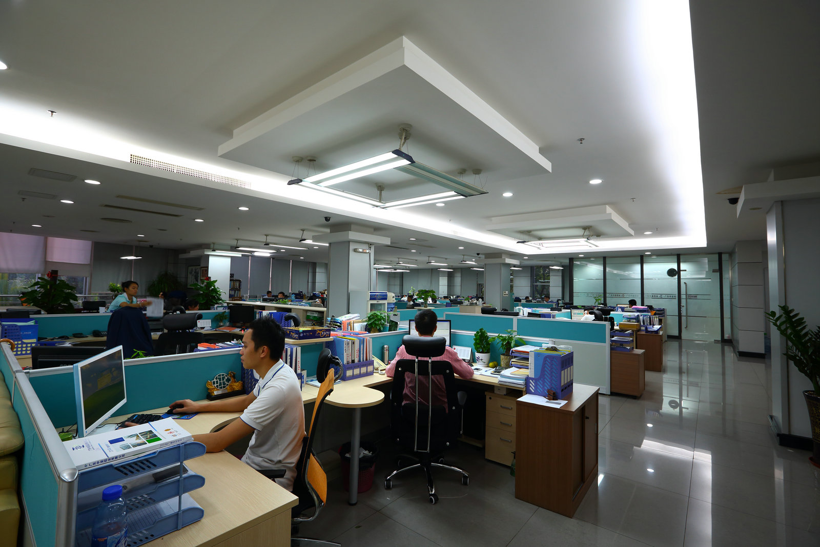 深圳新莆京app下载安装办公室一角-铝型材生产厂家