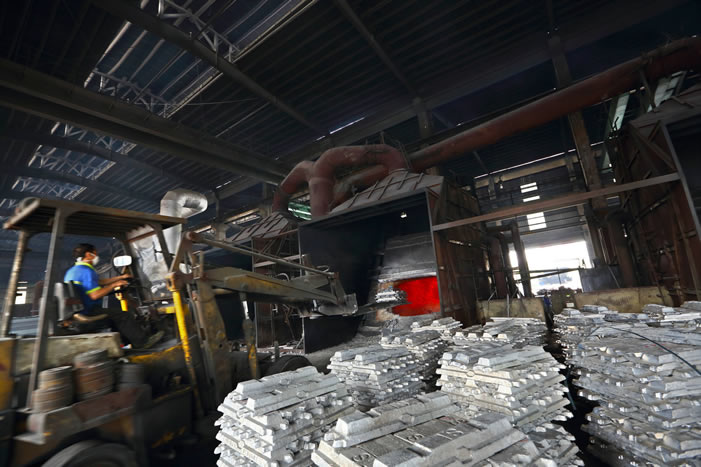 深圳新莆京app下载安装熔铸车间-铝锭熔化-铝型材生产厂家